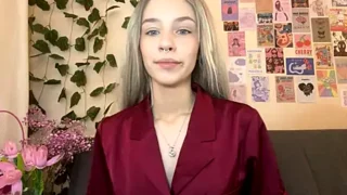 Sweetie blondie from Stripchat